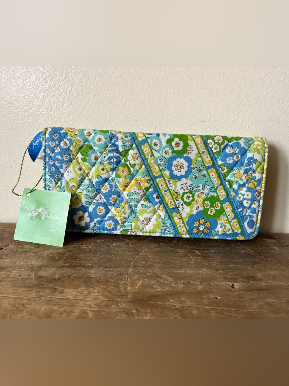Vera Bradley NWT Quilted Travel Wallet English Meadow